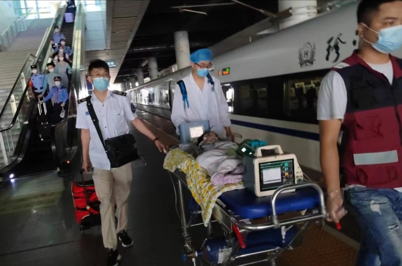 黎川县高铁转运公司